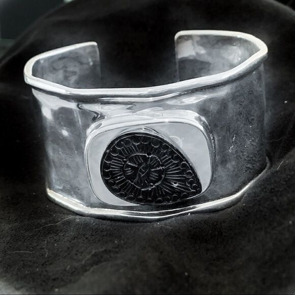 Vtg Red Envelope hammered silver mop bracelet - Picture 6 of 14